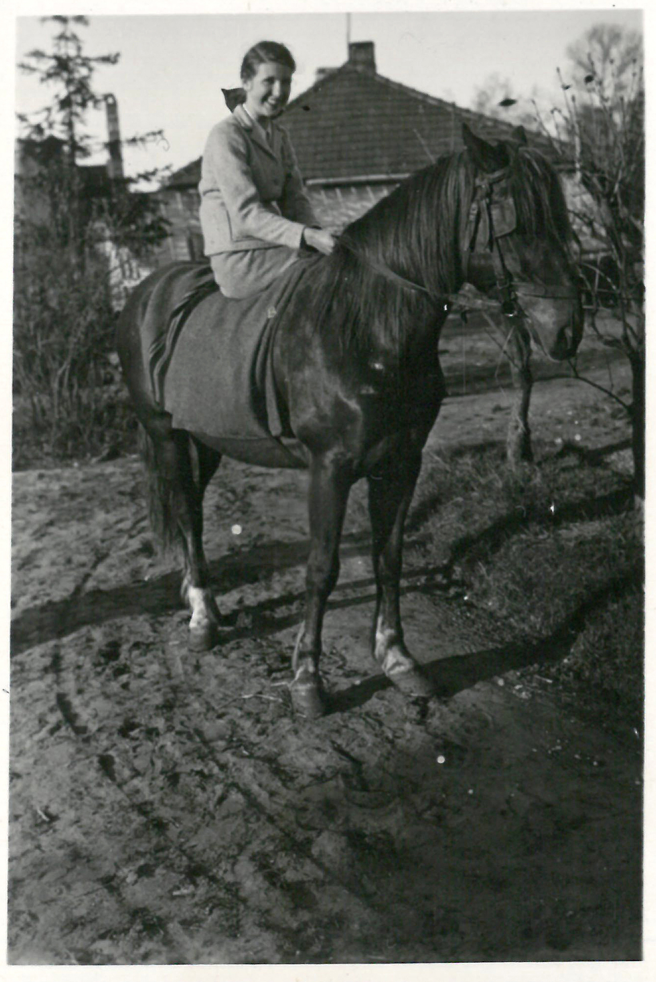 Irena Grembowska na koniu